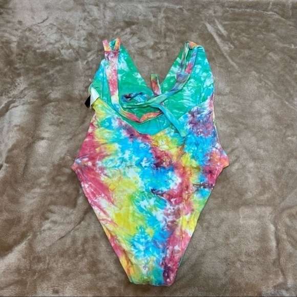 Soluna Swim Tie Dye Reversible Plunge Halter One Piece Swimsuit NWOT size L - Picture 5 of 10